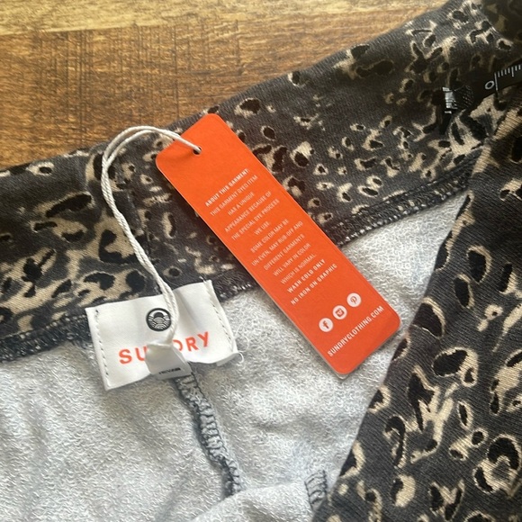 Sundry by Anthropology Gray/Black Joggers Cheetah Print Stretch Pants - Picture 4 of 7